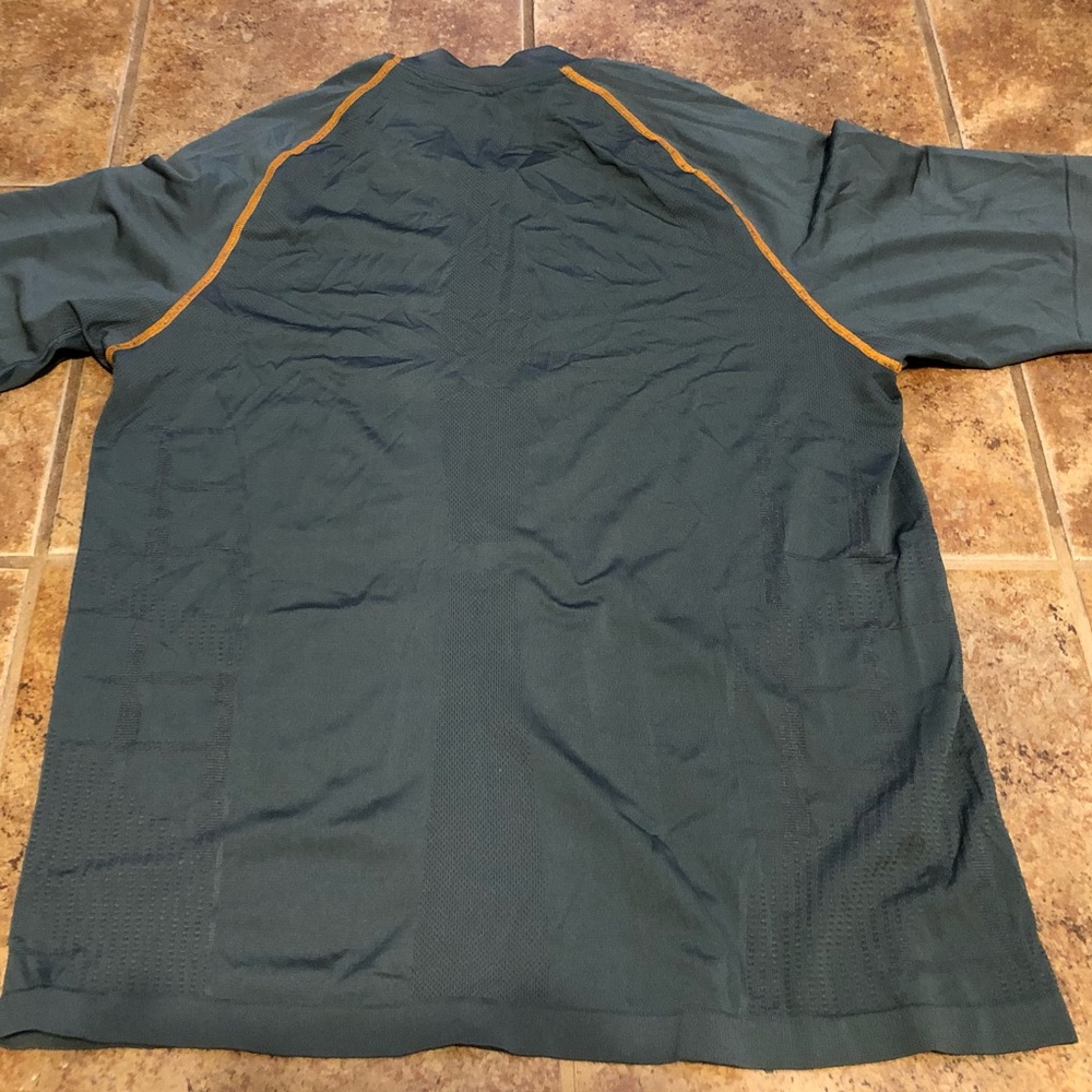 Men’s Lululemon Sage Shirt size -Large